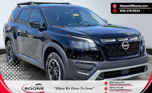2023 Nissan Pathfinder SV