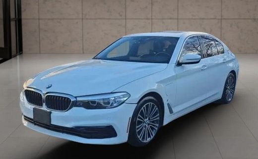 2019 BMW 530E