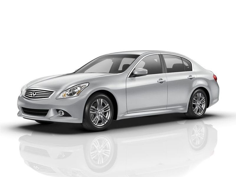 2011 Infiniti G37 — a typically priced live listing