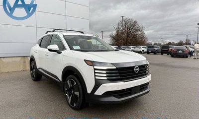 2025 Nissan Kicks MPV SR
