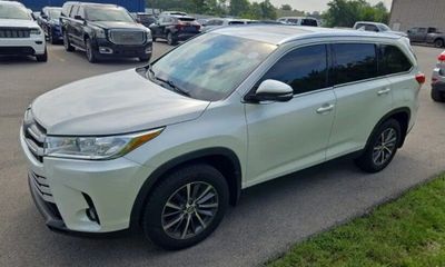 2019 Toyota Highlander SE XLE