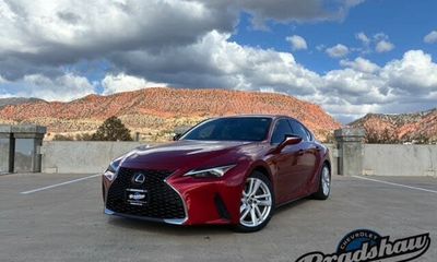 2022 Lexus IS 300 Base
