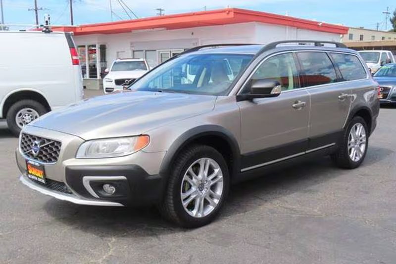 2016 Volvo XC70 — a typically priced live listing