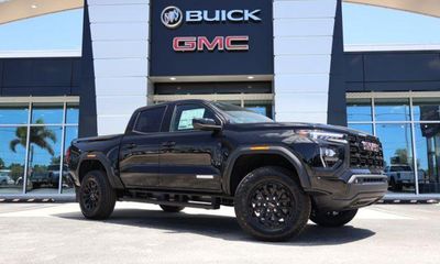 2026 GMC Canyon Elevation