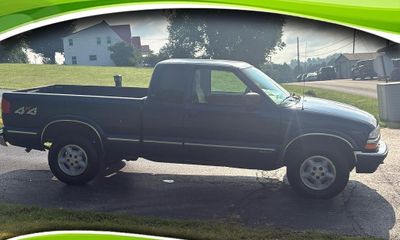 1999 Chevrolet S-10 Pickup LS