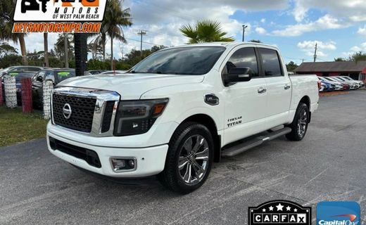 2017 Nissan Titan SV