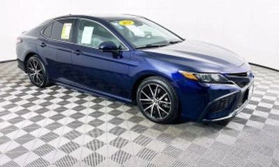 2022 Toyota Camry SE