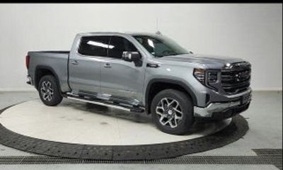 2026 GMC Sierra SLT