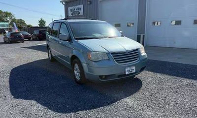 2009 Chrysler Town AND Country Touring Signature