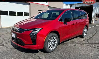 2027 Chrysler Pacifica Select