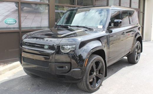 2025 Land Rover Defender 110 V8