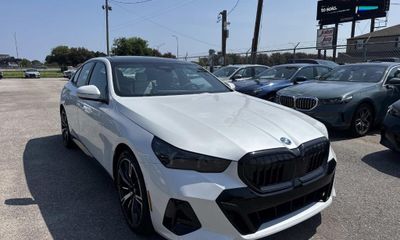 2027 BMW 550e xDrive