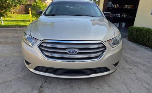 2018 Ford Taurus SE