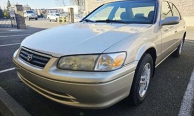 2000 Toyota Camry LE V6