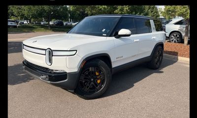 2023 Rivian R1S Adventure