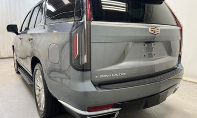 2021 Cadillac Escalade Premium Luxury
