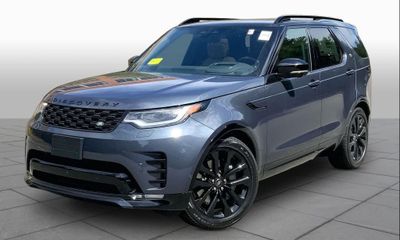 2026 Land Rover Discovery P360 Dynamic SE