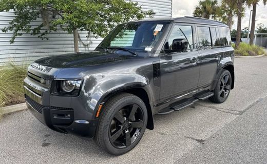 2026 Land Rover Defender 110 SE