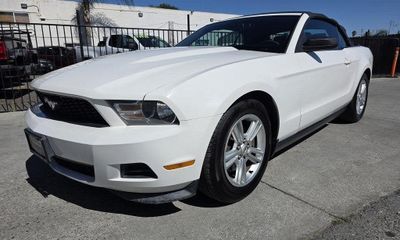 2012 Ford Mustang V6 Convertible
