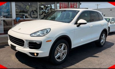2016 Porsche Cayenne S