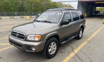 2002 Nissan Pathfinder SE