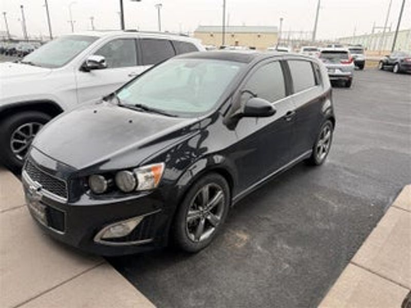 2015 Ford Focus — a typically priced live listing