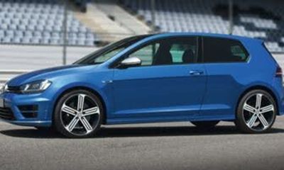 2016 Volkswagen Golf R Base W DCC