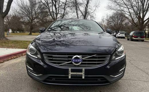 2017 Volvo V60 Platinum