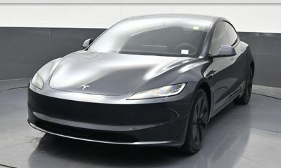 2025 Tesla Model 3 Long Range