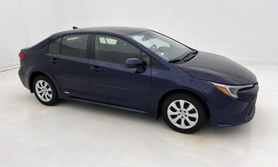 2025 Toyota Corolla LE SE