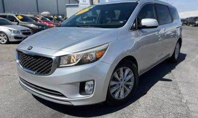 2016 Kia Sedona EX Middle Level