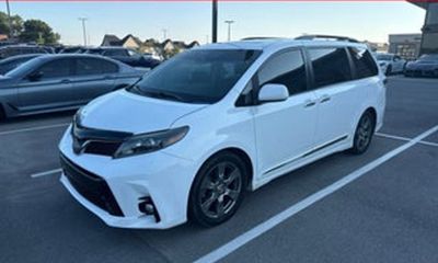 2018 Toyota Sienna SE Premium