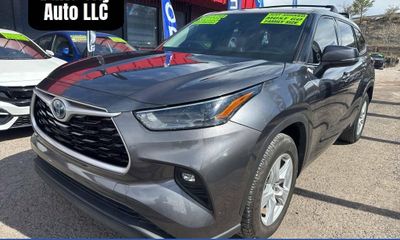 2022 Toyota Highlander LE