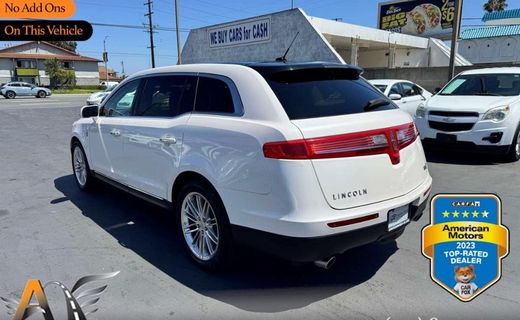 2017 Lincoln MKT Elite