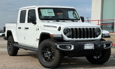 2026 Jeep Gladiator Sport