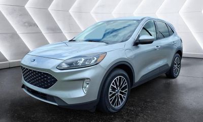 2022 Ford Escape SEL Phev