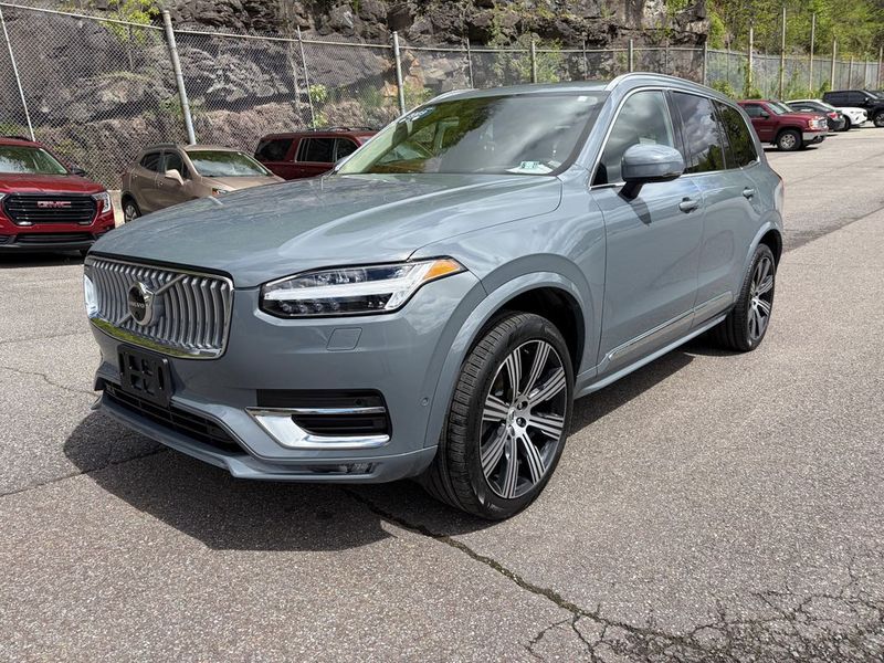 2023 Volvo XC90 — a typically priced live listing