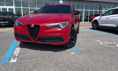 2021 Alfa Romeo Stelvio Base
