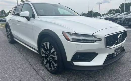 2025 Volvo V60CC Ultra