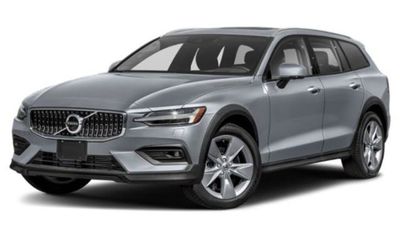 2022 Volvo V60CC Momentum Excl S60