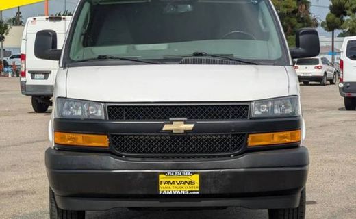 2023 Chevrolet Express 2500