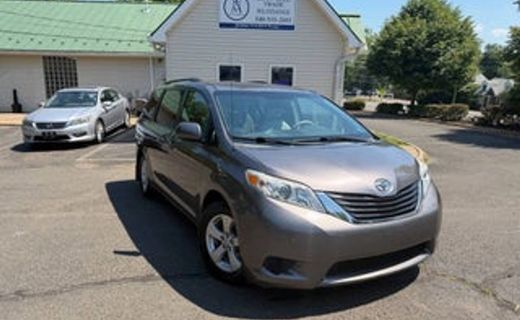 2011 Toyota Sienna LE