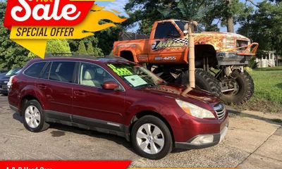 2011 Subaru Outback Limited M R