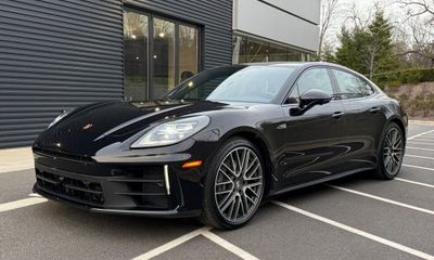 2024 Porsche Panamera 4
