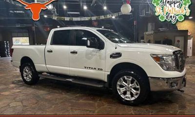 2017 Nissan Titan XD GAS SV
