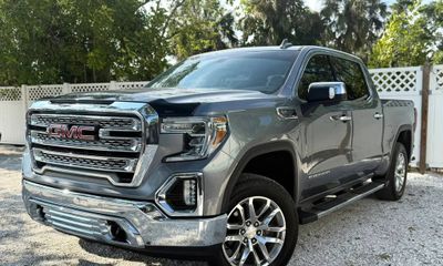 2020 GMC Sierra SLT