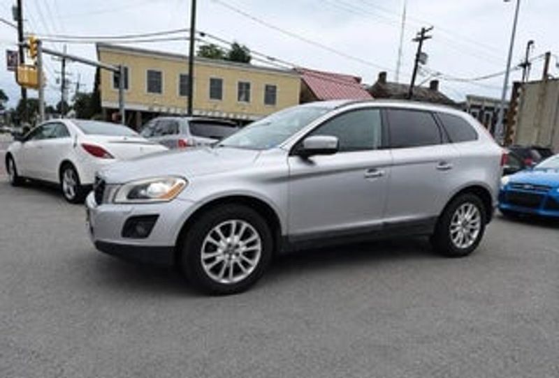 2010 Volvo XC60 — a typically priced live listing