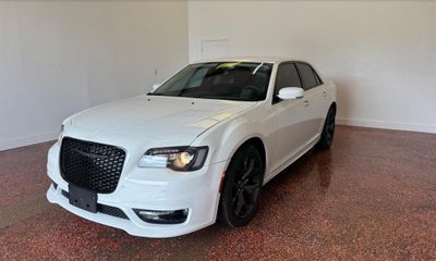 2023 Chrysler 300 Touring L