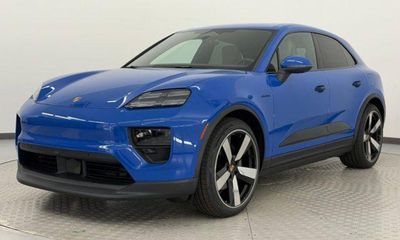 2026 Porsche Macan 4