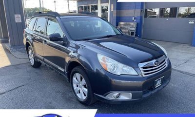 2011 Subaru Outback Premium M R